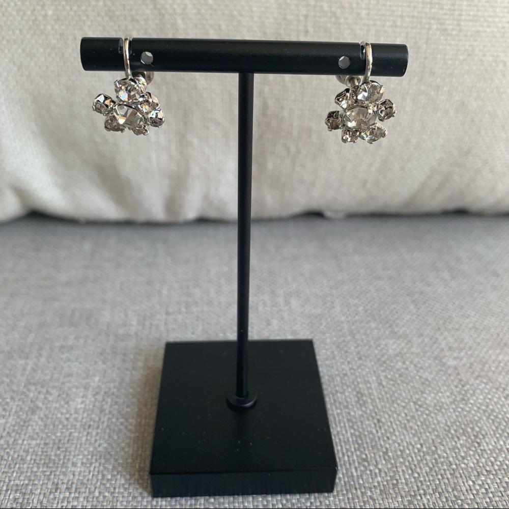 ☀️ 3/$15 Small Crystal Flower Screw-on Earrings
